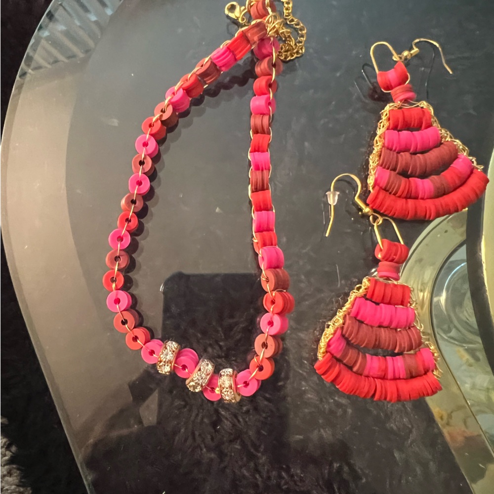 Elegant Red and Pink Beaded Jewelry Set